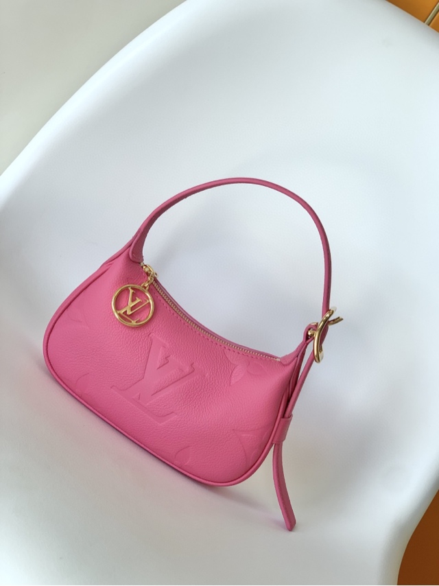 Louis Vuitton M82487 rose red